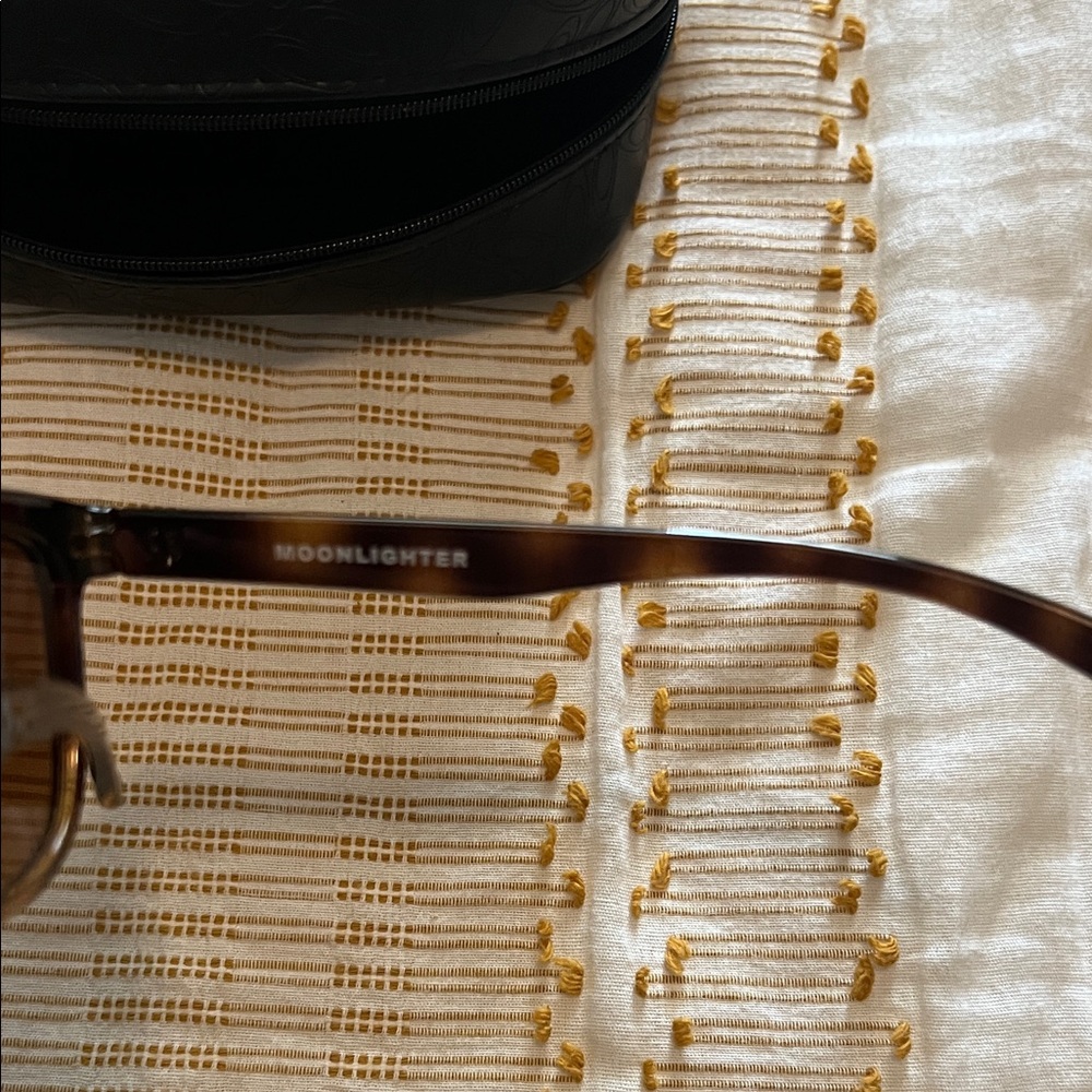 Women’s Oakley Moonlighter Sunglasses in Dark Brown Tortoise - Picture 4 of 7